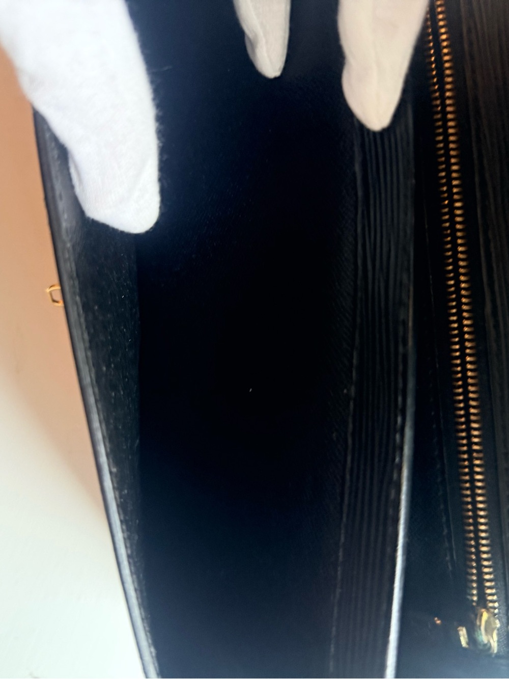 Authentic Louis Vuitton Epi Serie Dragonne Clutch – Black Noir (M52612 - Picture 16 of 16
